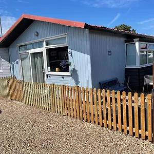 Pebbles 144 South Shore 2 Bed 2 Dog Friendly, Sleeps 4 Bridlington
