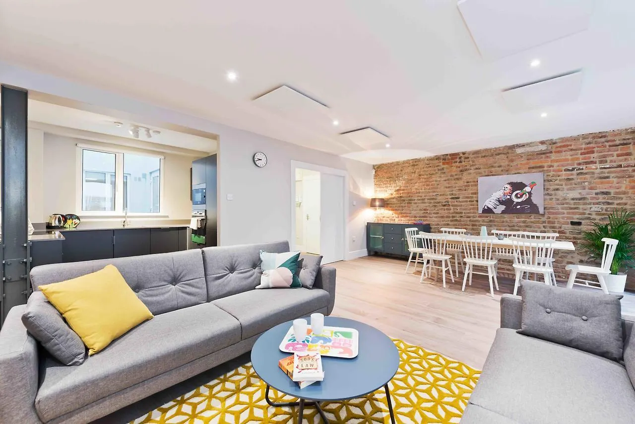 Temple Bar Crown Square Apartments Dublin 0*,  Ireland