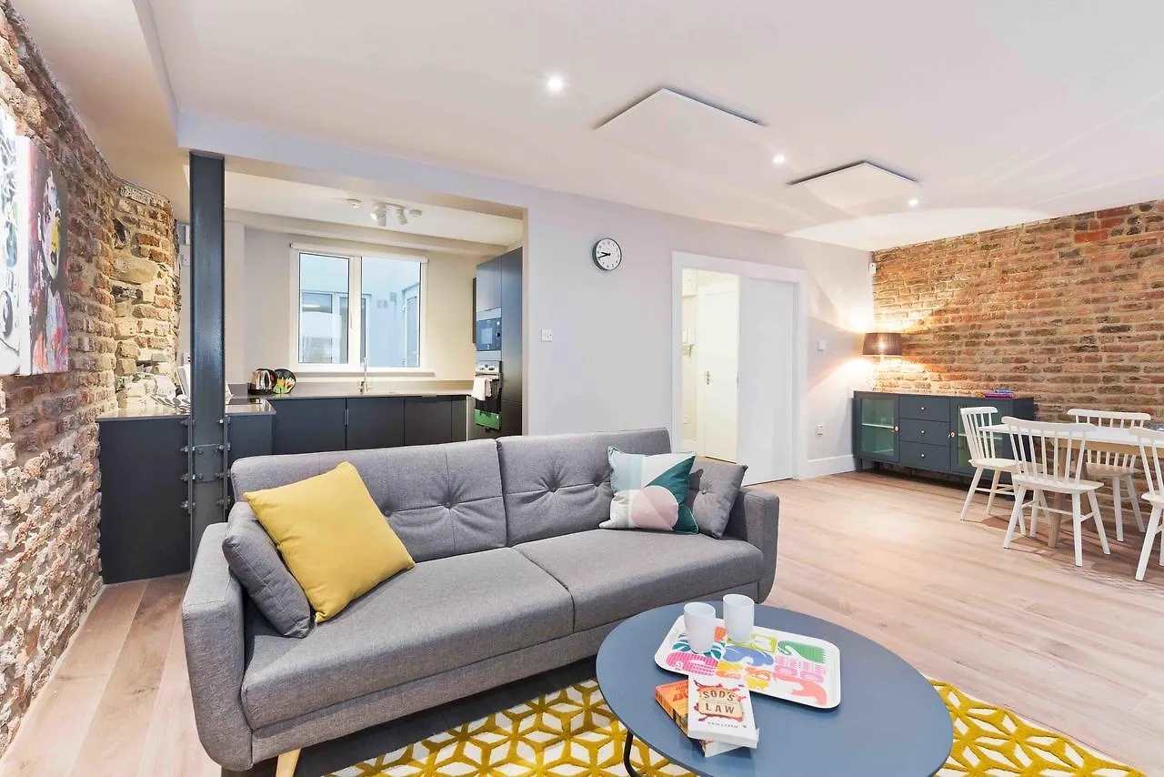 Temple Bar Crown Square Apartments Dublin 0*,